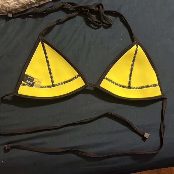 TRIANGL BIKINI TOP - Picture 2 of 3